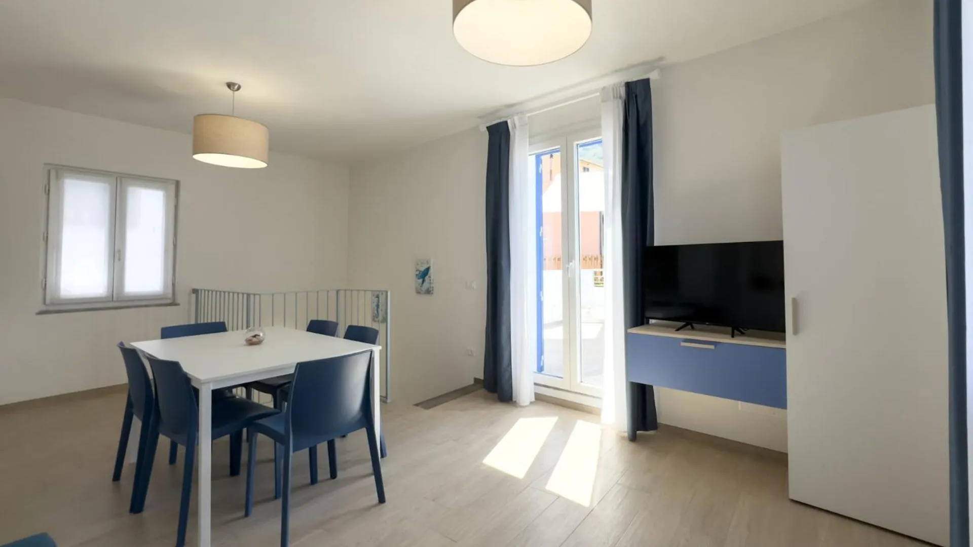 **  Chiessi Hotel Aurora איטליה
