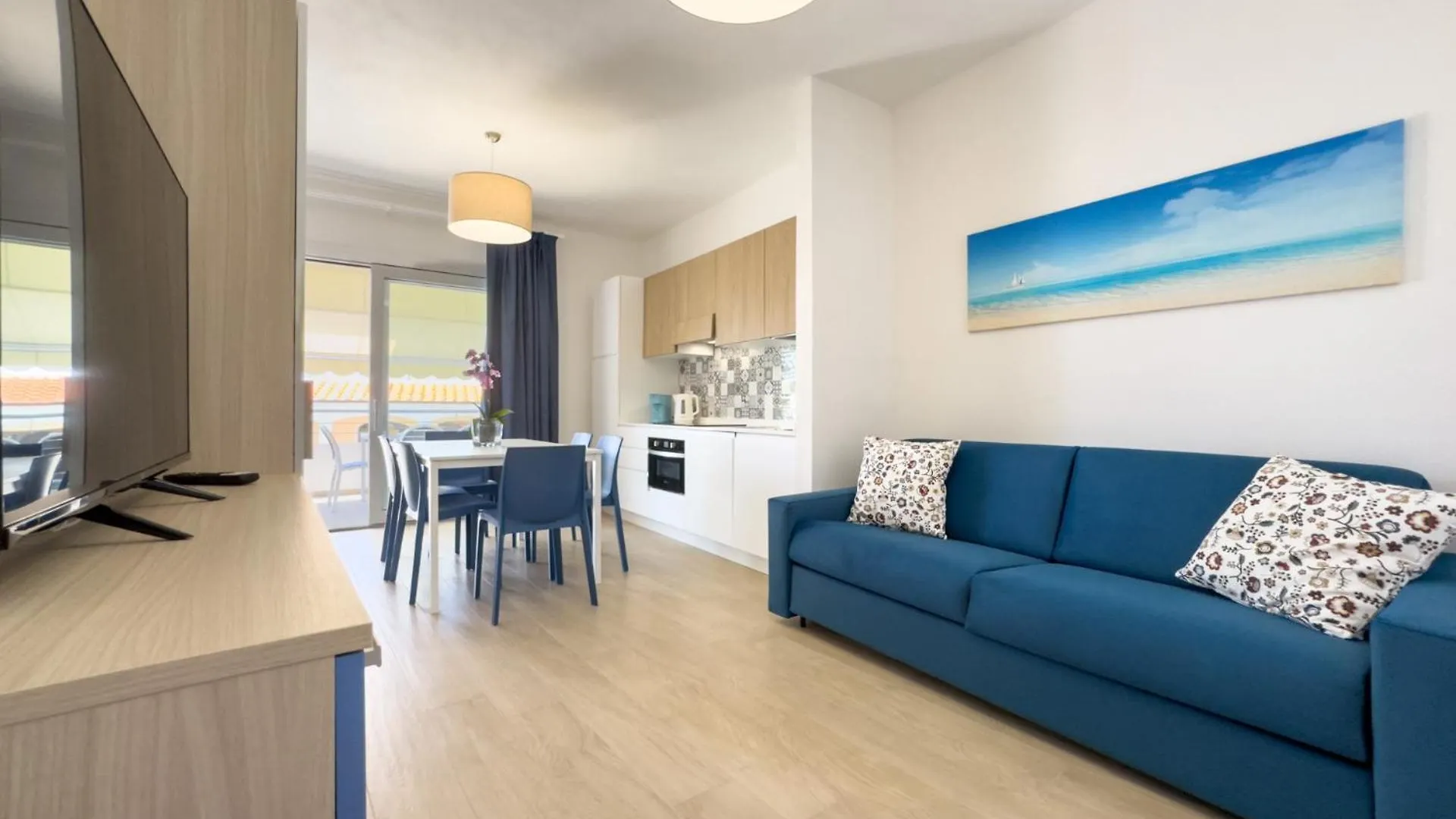 **  Chiessi Hotel Aurora איטליה